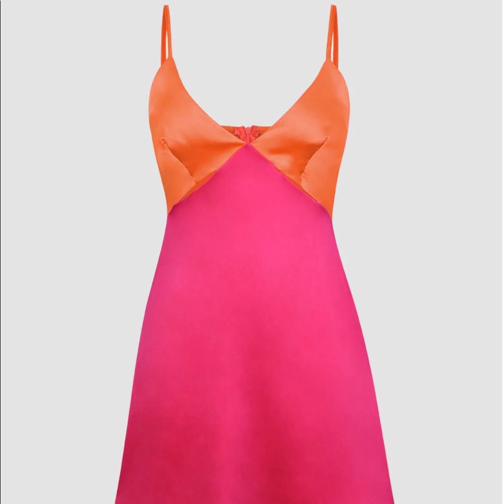 Contrast Cut Out V-Neck Mini Dress, Medium, MICAS